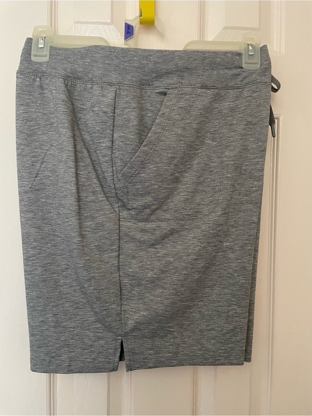 Athletic Works Heather Gray Knit Pencil Shorts  XXL 20 NWT women’s - Picture 2 of 2